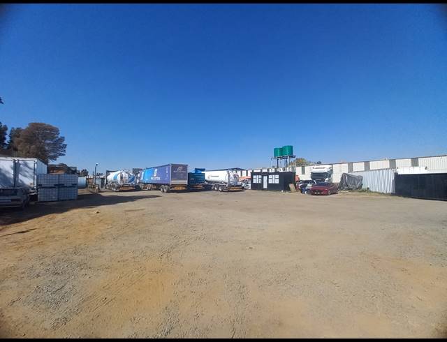 2,400M² WAREHOUSE TO LET IN ANDERBOLT